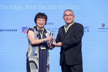 Penghargaan TOP GEAR_DUN & BRADSTREET TAIWAN ELITE TOP1000